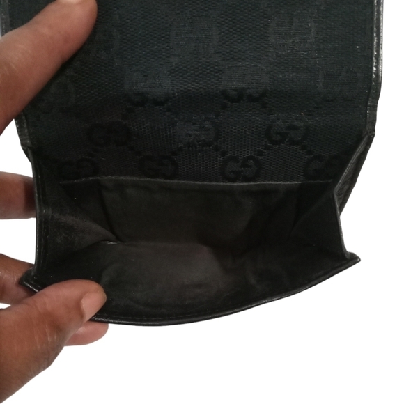 Gucci Women's Pebbled Leather Black Fold-over Wallet Gold D-Ring Detail - Picture 3 of 13